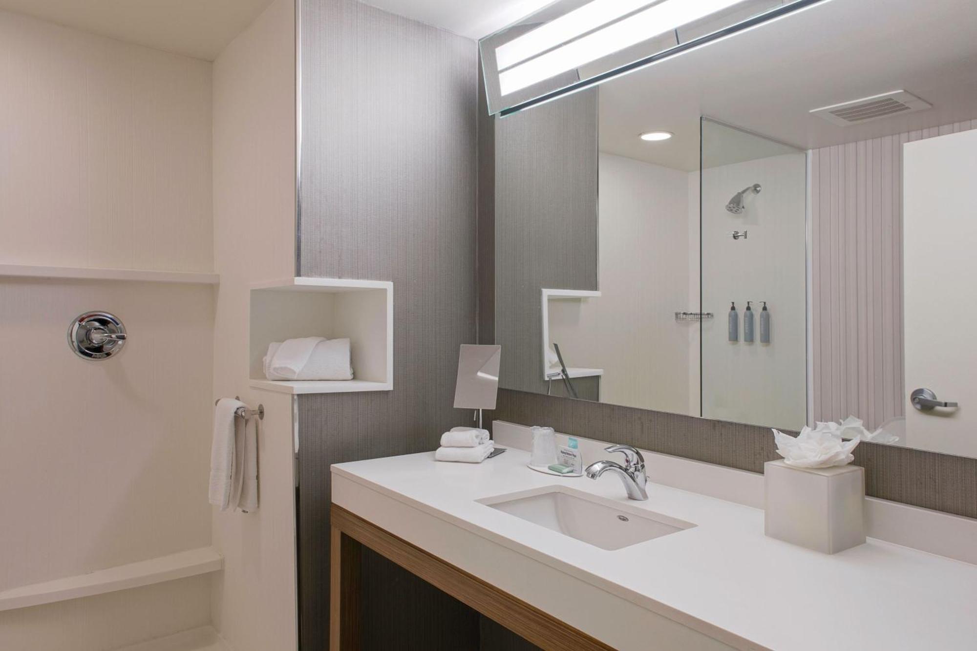 מלון Courtyard By Marriott הוט ספרינגס מראה חיצוני תמונה