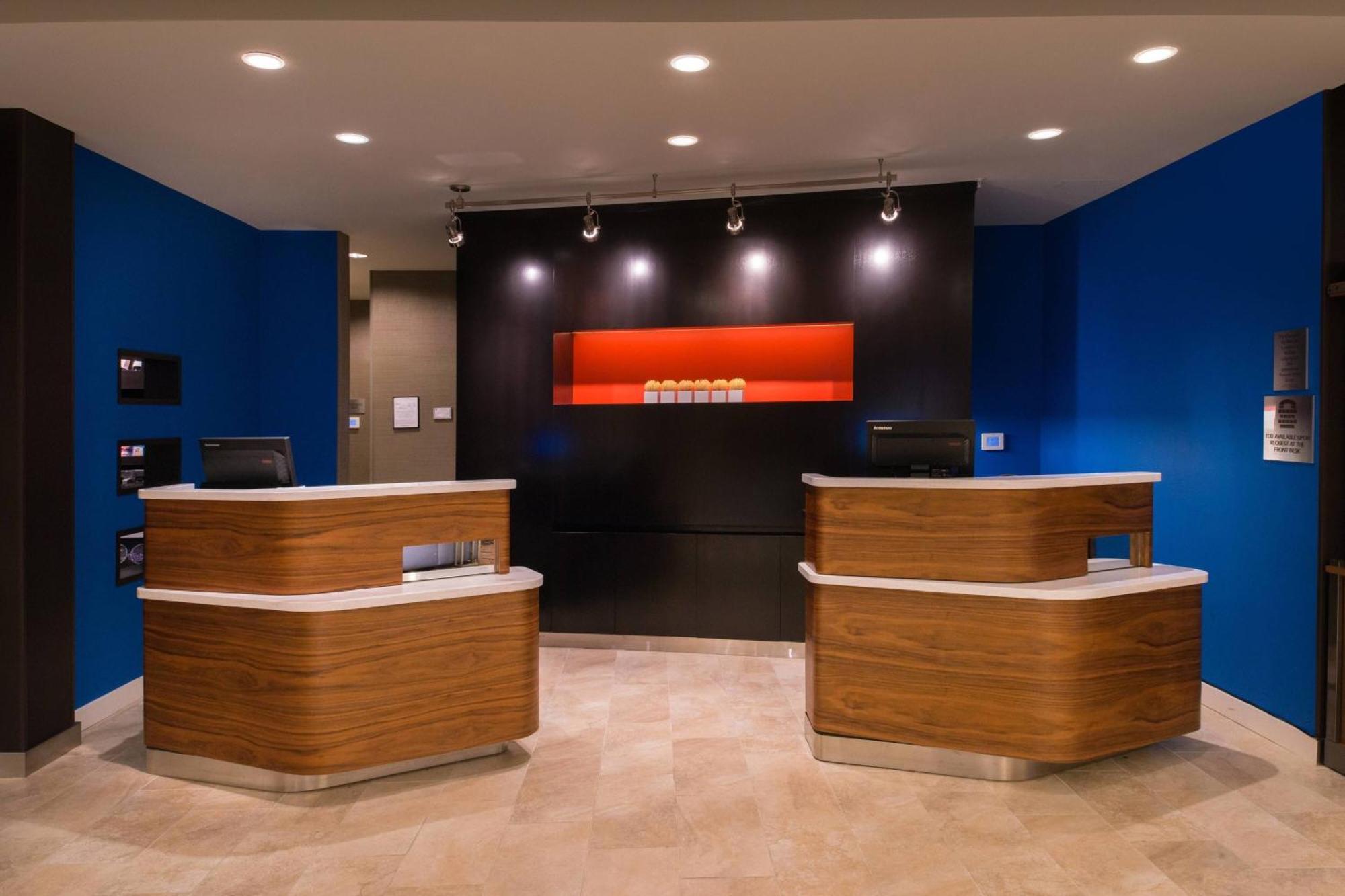 מלון Courtyard By Marriott הוט ספרינגס מראה חיצוני תמונה
