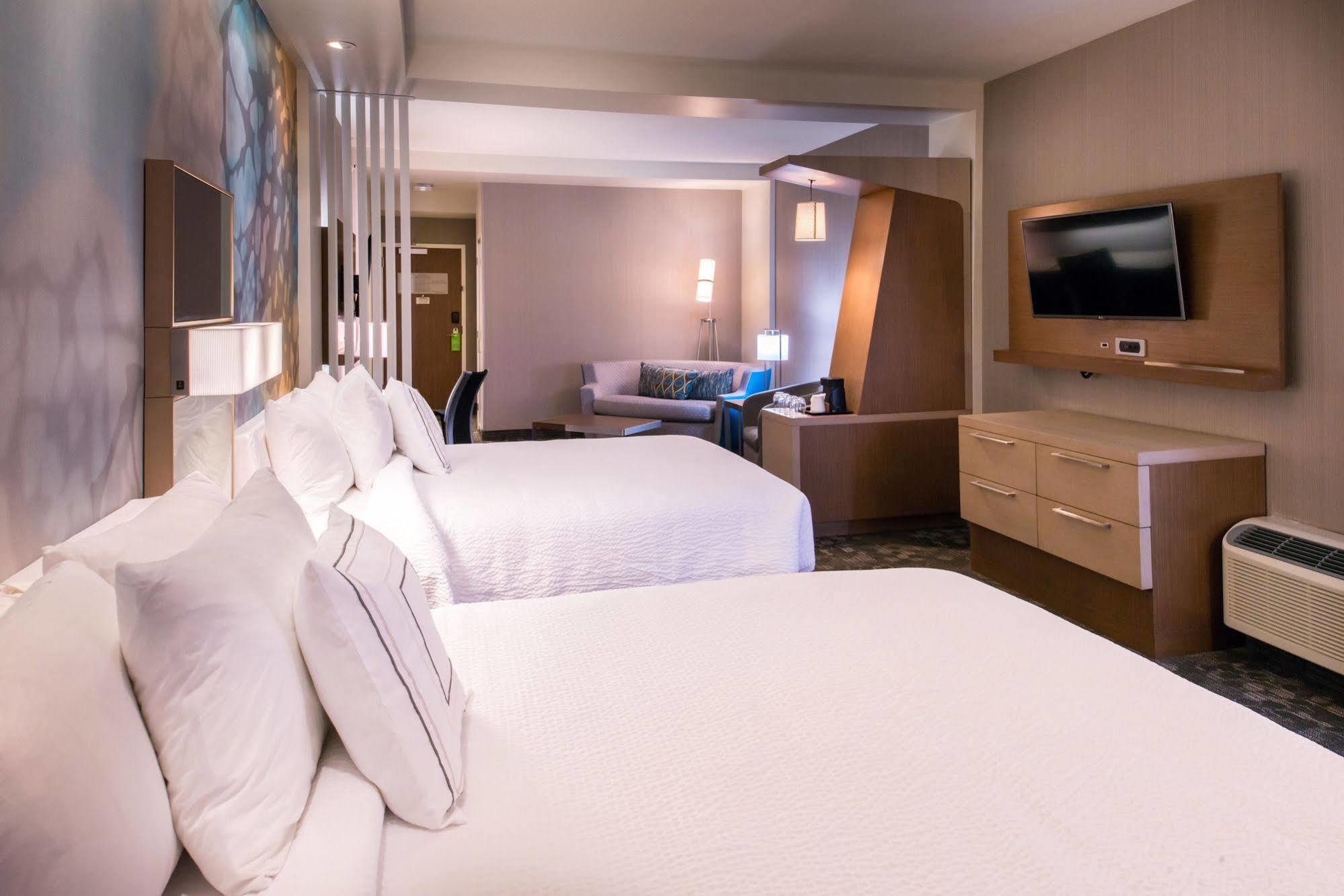 מלון Courtyard By Marriott הוט ספרינגס מראה חיצוני תמונה