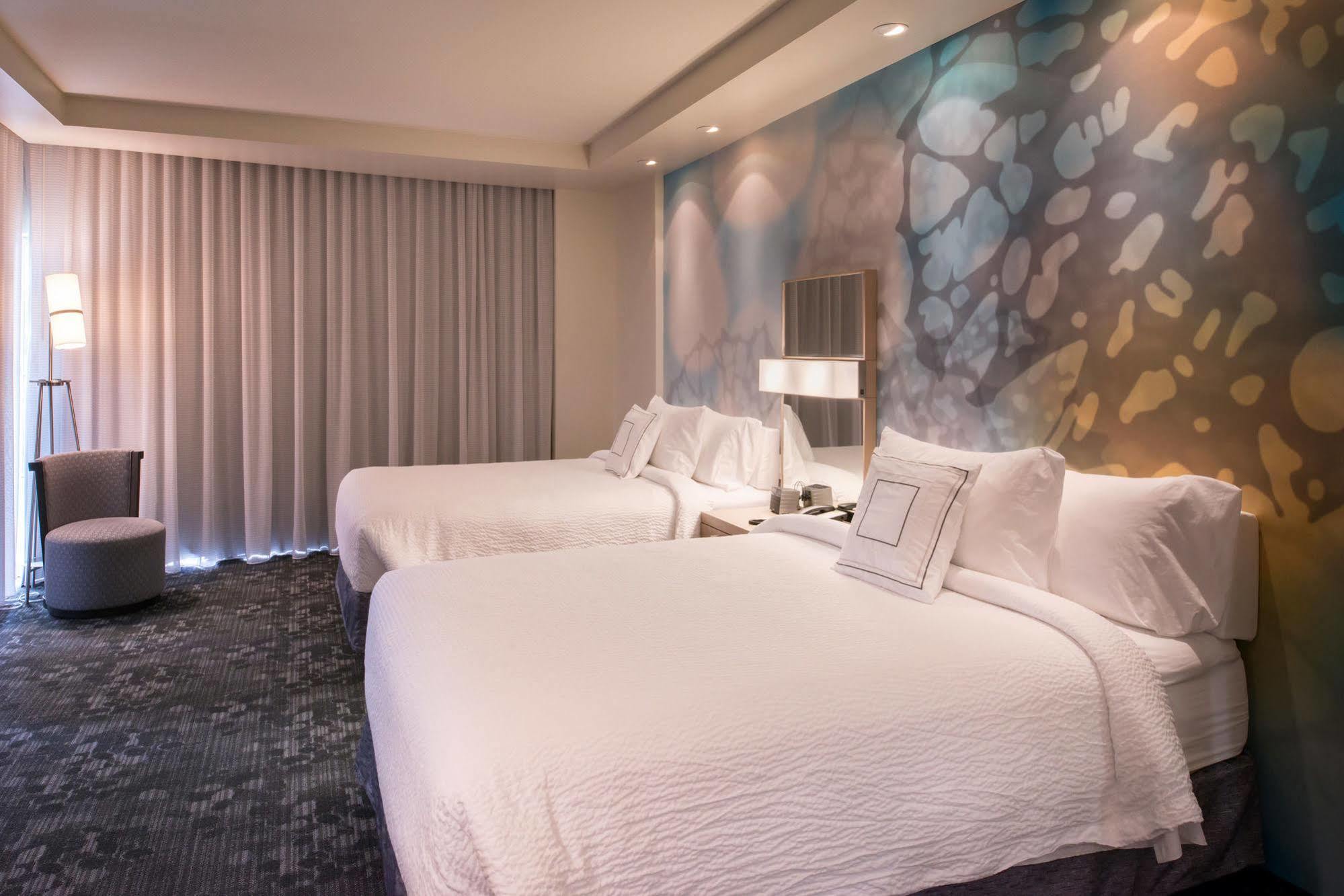 מלון Courtyard By Marriott הוט ספרינגס מראה חיצוני תמונה