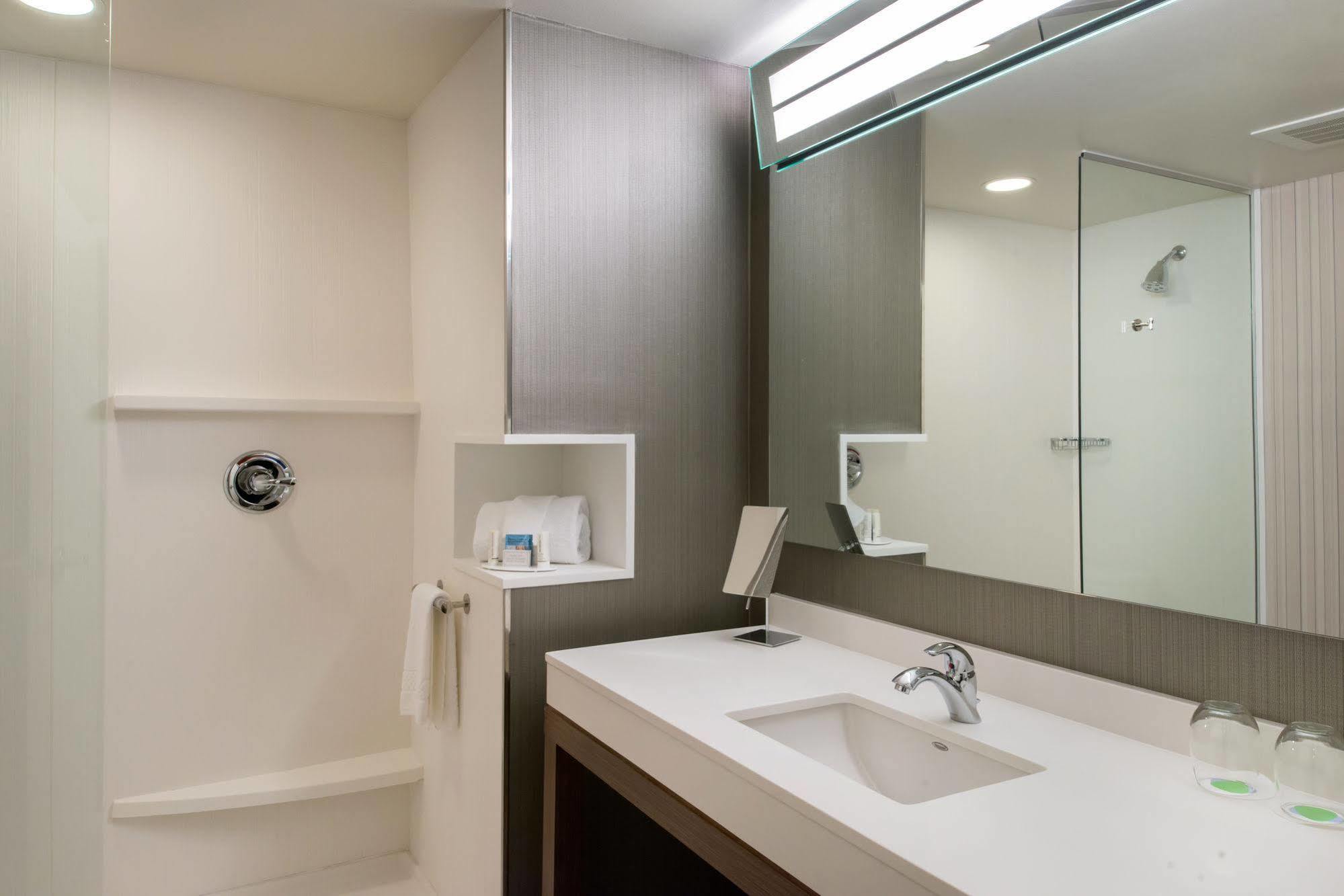 מלון Courtyard By Marriott הוט ספרינגס מראה חיצוני תמונה