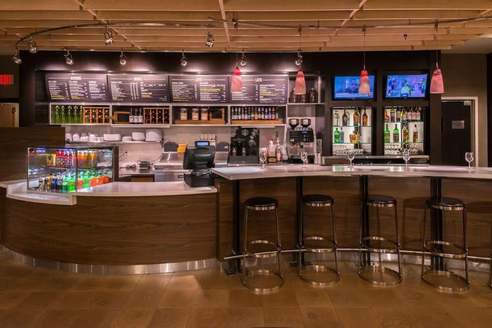 מלון Courtyard By Marriott הוט ספרינגס מראה חיצוני תמונה