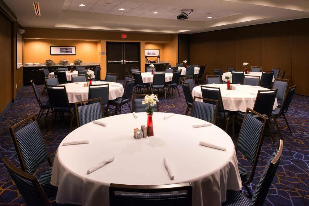 מלון Courtyard By Marriott הוט ספרינגס מראה חיצוני תמונה